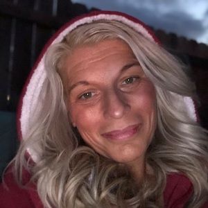 Meet your Posher, Laurie